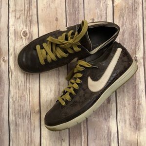 Nike ID Wmns Brown Floral Print Sneaker